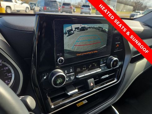 Used 2024 Toyota Highlander XLE image 18