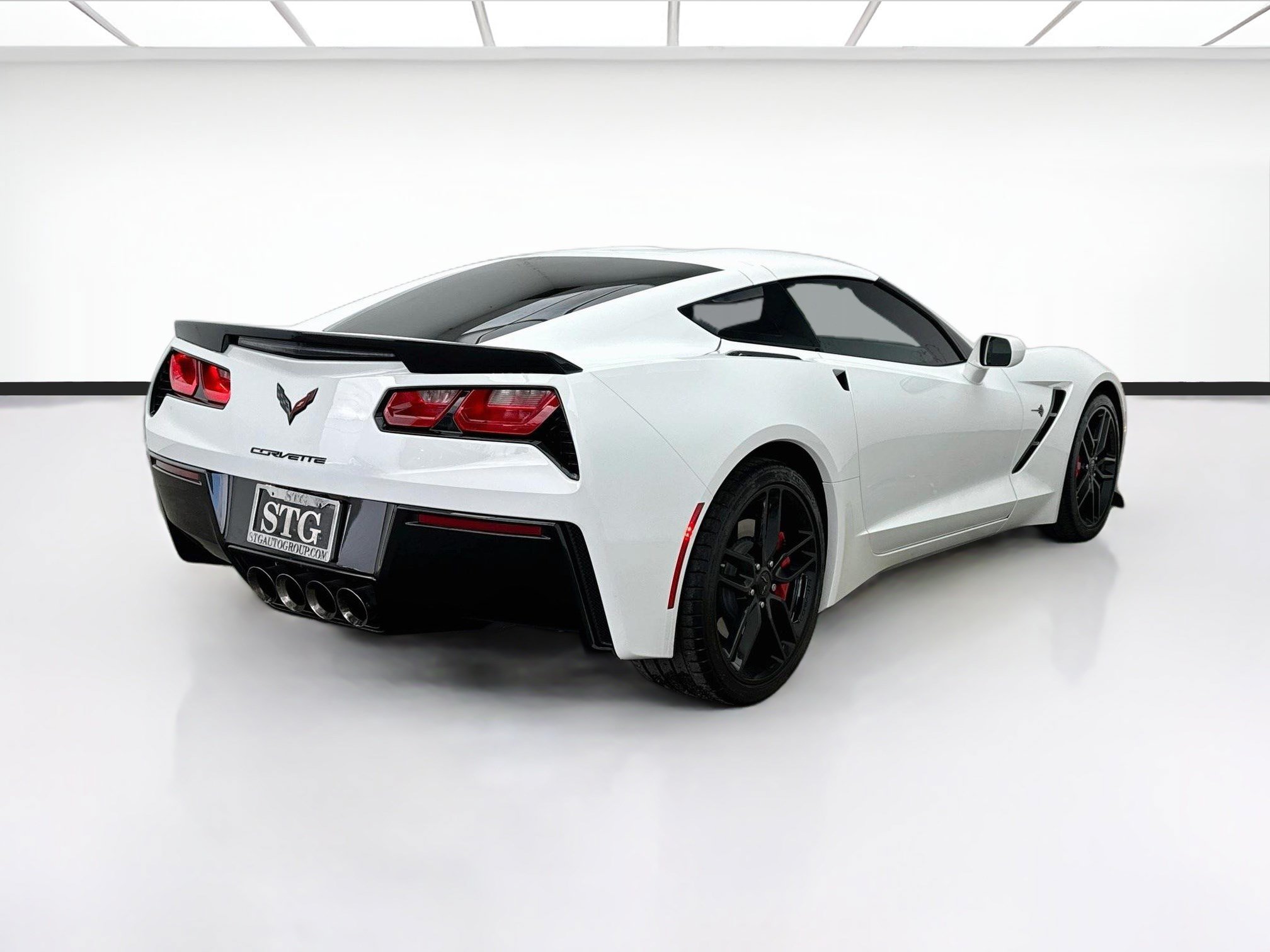 Used 2019 Chevrolet Corvette Stingray Coupe w/ Carbon Flash Badge Package RWD image 4