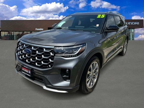 Used 2025 Ford Explorer Platinum RWD image 1