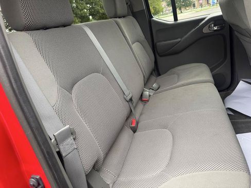 Used 2011 Nissan Frontier SV AWD/4WD image 39