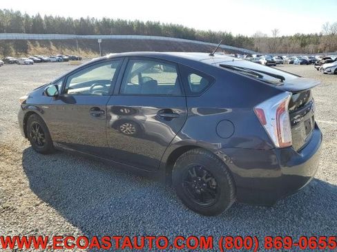 Used 2014 Toyota Prius Two image 2