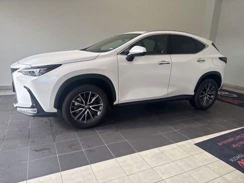 Used 2025 Lexus NX 250 FWD w/ Accessory Package (2T) image 1