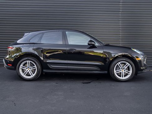 Used 2026 Porsche Macan AWD/4WD image 27