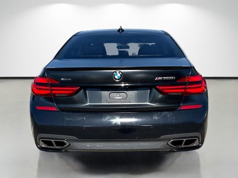 Used 2018 BMW M760i xDrive image 4