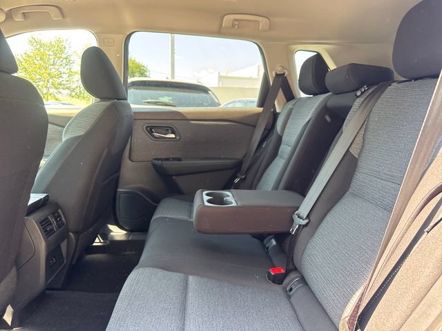Used 2023 Nissan Rogue SV AWD/4WD image 11