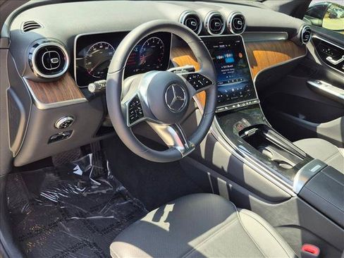 Used 2026 Mercedes-Benz GLC 300 image 10
