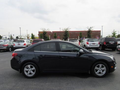 Used 2015 Chevrolet Cruze LT image 6