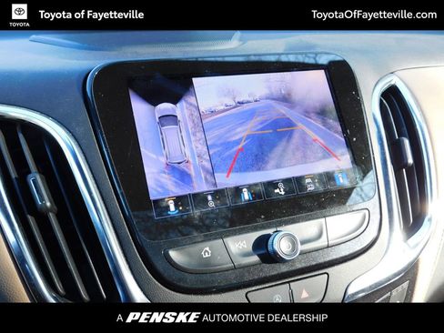 Used 2024 Chevrolet Equinox Premier image 12