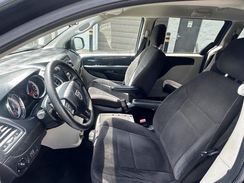 Used 2013 Dodge Grand Caravan SE FWD image 11
