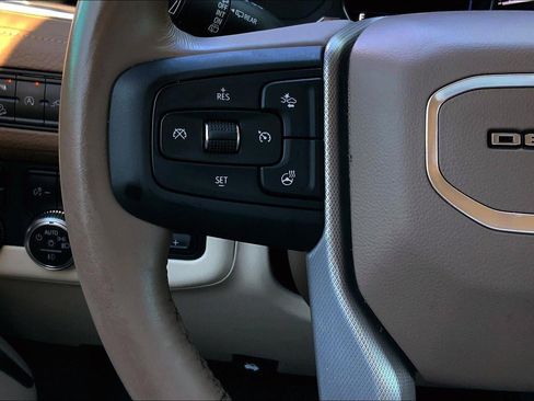 Used 2021 GMC Yukon Denali w/ Denali Premium Package AWD/4WD image 19