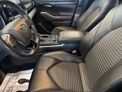Used 2021 Toyota Highlander XSE image 21