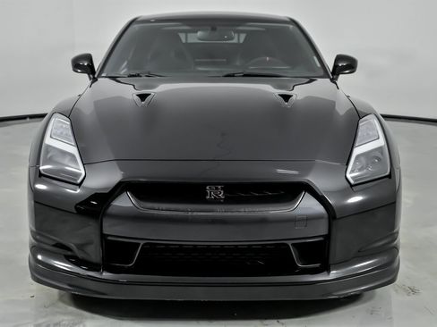 Used 2011 Nissan GT-R Premium image 5