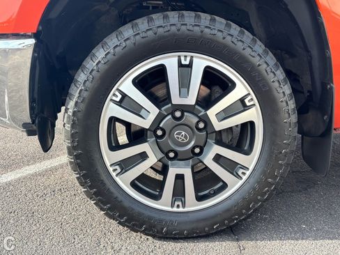 Used 2017 Toyota Tundra SR5 image 10