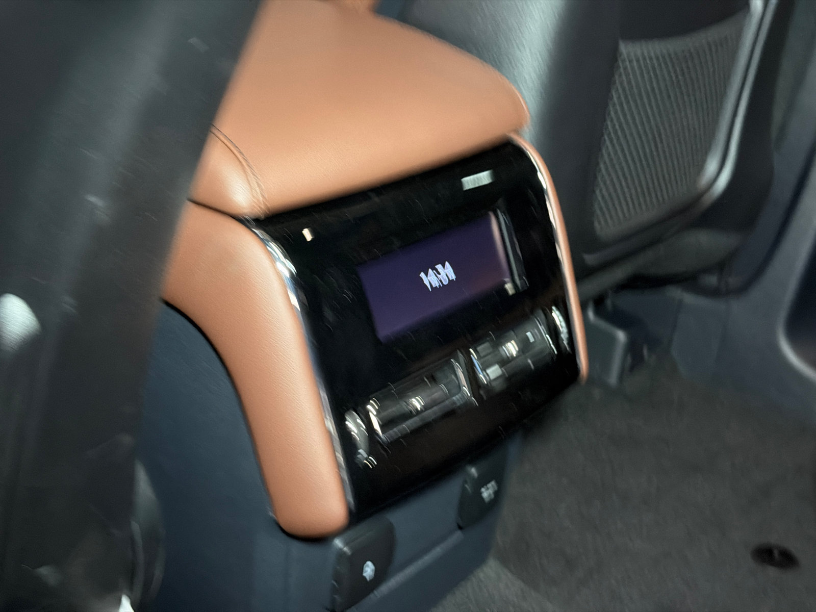 New 2027 Lincoln Aviator Reserve w/ Jet Appearance Package AWD/4WD image 23