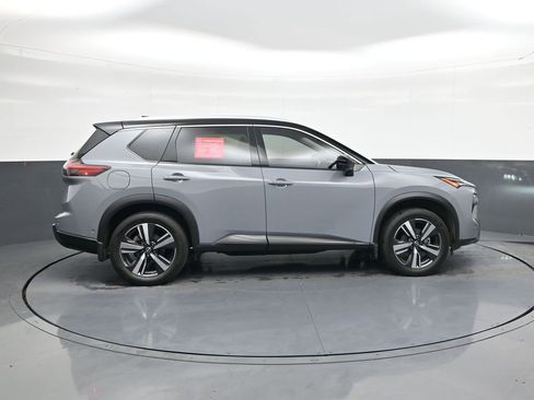 Used 2025 Nissan Rogue SL w/ SL Premium Package image 8