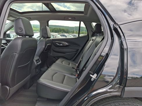 Used 2023 GMC Terrain SLT w/ Tech Package AWD/4WD image 11