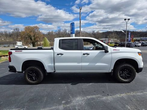 Used 2025 Chevrolet Silverado 1500 Custom Trail Boss AWD/4WD image 9