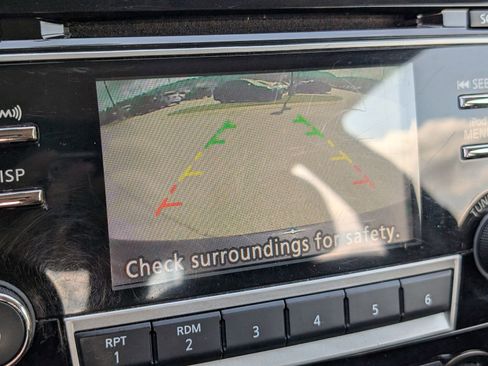 Used 2018 Nissan Altima 2.5 SV FWD image 11