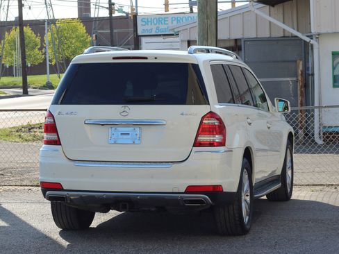 Used 2011 Mercedes-Benz GL 450 4MATIC image 8