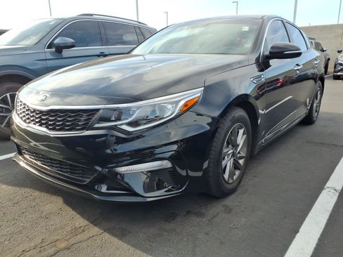 Used 2020 Kia Optima LX FWD image 2