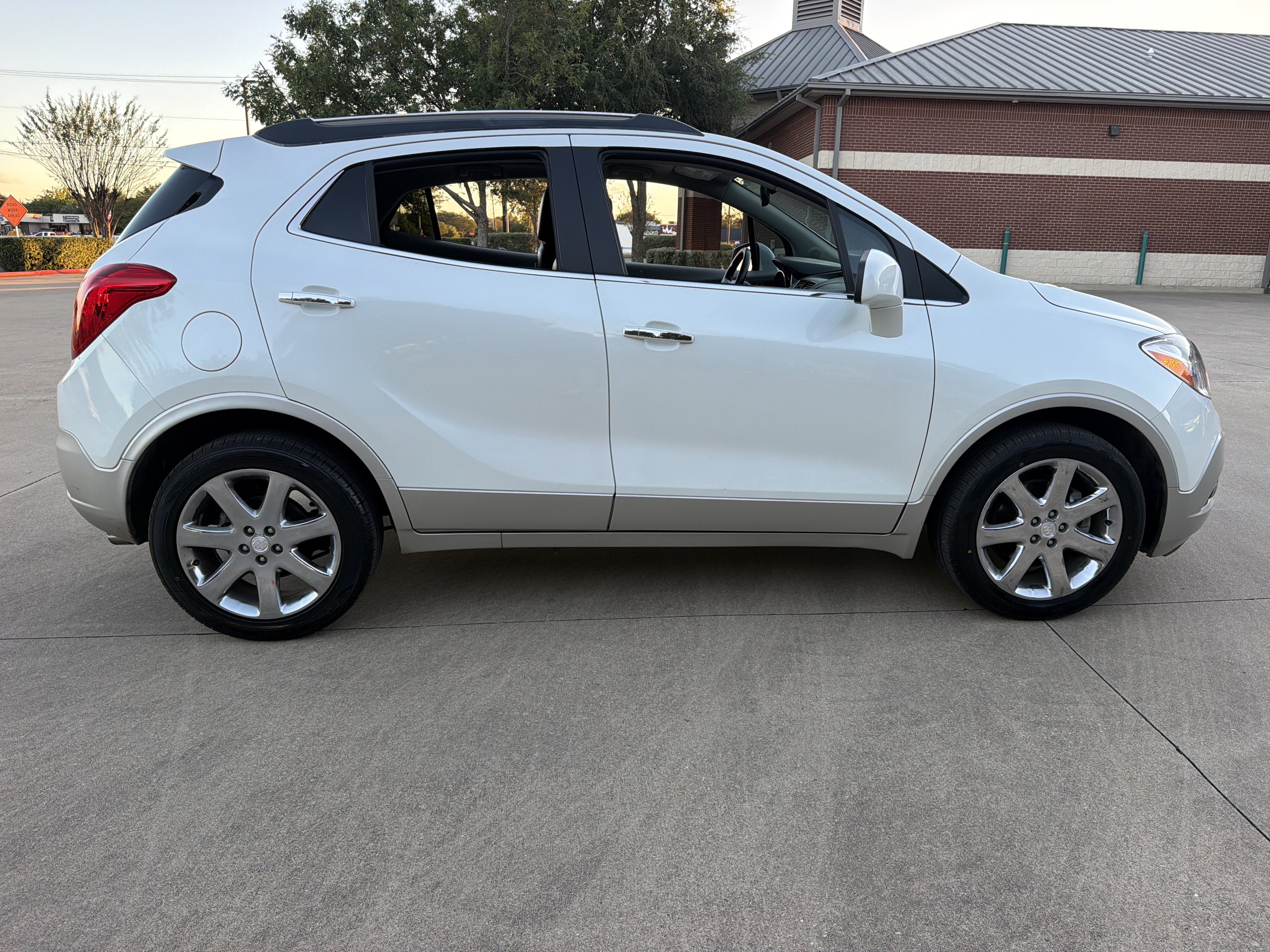 Used 2013 Buick Encore Leather FWD image 8