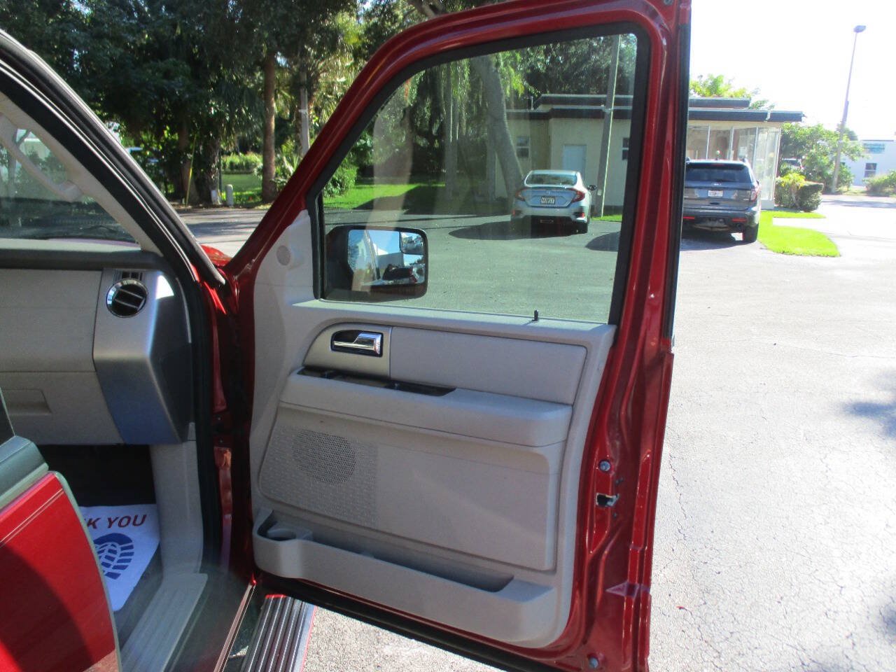 Used 2013 Ford Expedition EL Limited RWD image 31