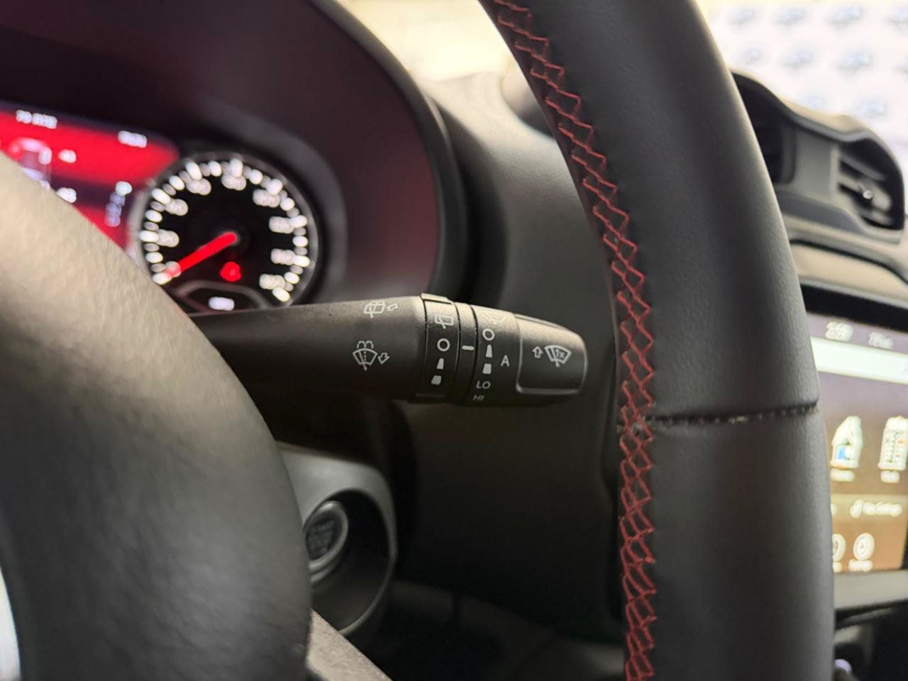 Used 2023 Jeep Renegade Trailhawk AWD/4WD image 33