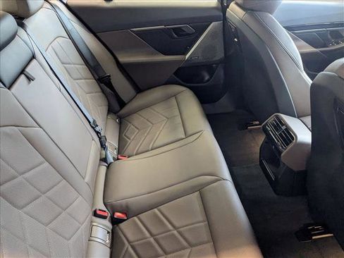 Used 2025 BMW i5 eDrive40i w/ Premium Package image 19