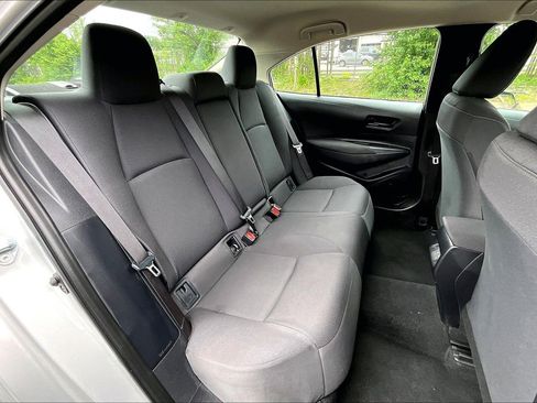 Used 2025 Toyota Corolla LE FWD image 25