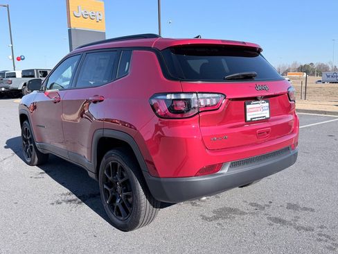 New 2026 Jeep Compass Latitude image 7