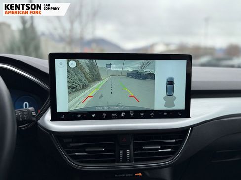 Used 2025 Ford Escape Platinum image 32