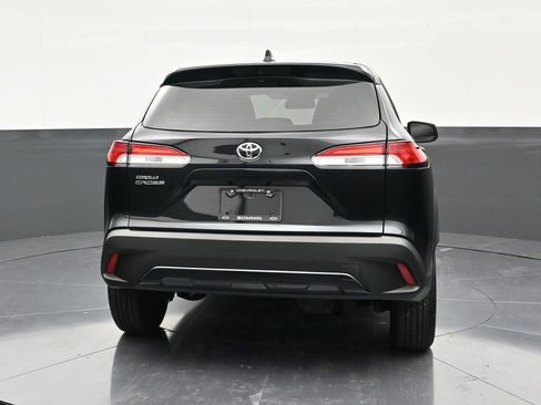 Used 2025 Toyota Corolla Cross L FWD image 4
