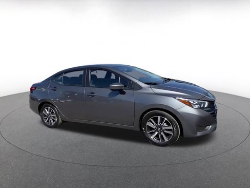 Used 2025 Nissan Versa SV image 2