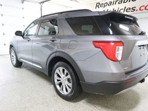 Used 2021 Ford Explorer XLT w/ Equipment Group 202A image 3