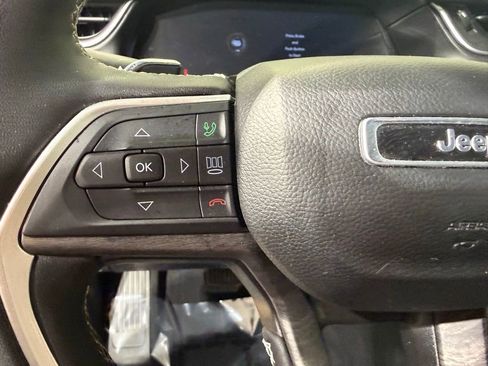 Used 2024 Jeep Grand Cherokee Limited AWD/4WD image 23