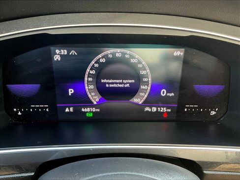 Used 2022 Volkswagen Tiguan SE R-Line image 25