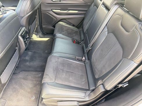 Used 2024 Jeep Grand Cherokee L Laredo AWD/4WD image 15