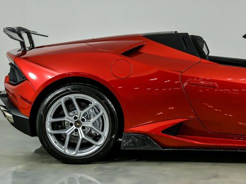 Used 2019 Lamborghini Huracan LP 580-2 image 16