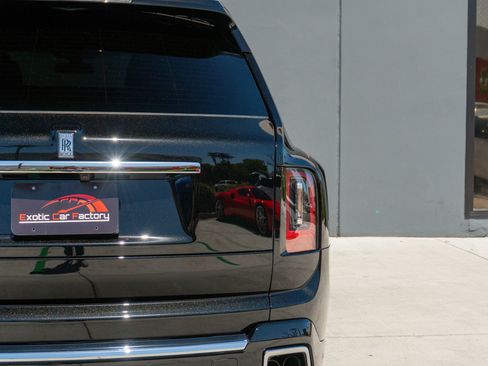 Used 2025 Rolls-Royce Cullinan image 36