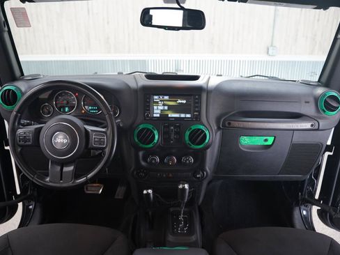 Used 2015 Jeep Wrangler Unlimited Sport w/ Quick Order Package 24S AWD/4WD image 16