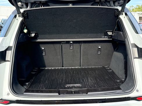 Used 2022 Land Rover Range Rover Evoque R-Dynamic S image 12