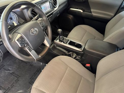 Used 2019 Toyota Tacoma SR5 RWD image 10