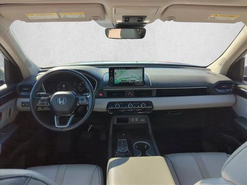 Used 2024 Honda Pilot Touring image 17