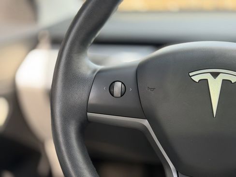 Used 2021 Tesla Model 3 Standard Range Plus image 44