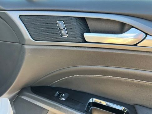 Used 2016 Ford Fusion Titanium image 44