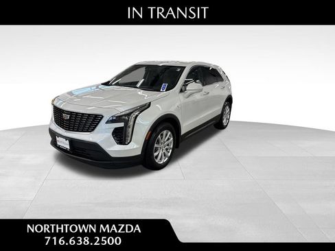 Used 2022 Cadillac XT4 Luxury w/ Cold Weather Package AWD/4WD image 1