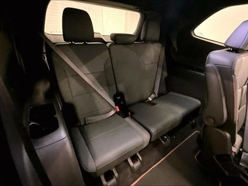 Used 2025 GMC Acadia AT4 AWD/4WD image 32