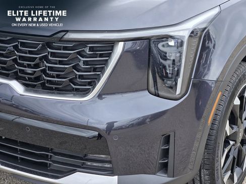 Certified 2025 Kia Sorento EX FWD image 7