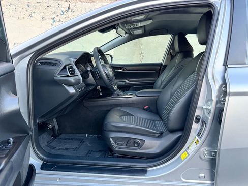 Used 2022 Toyota Camry SE image 10