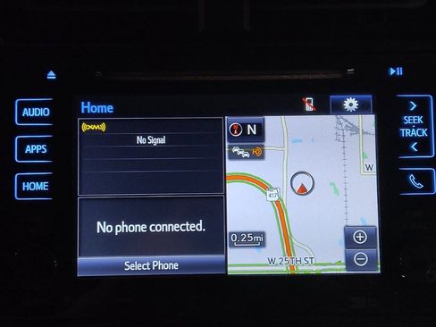 Used 2018 Toyota Prius Prime Plus image 25